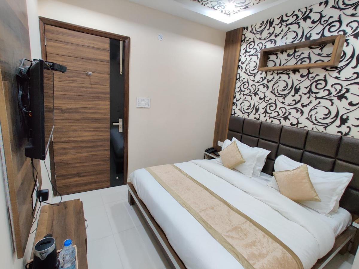 Hotel Guntas Residency Amritsar Esterno foto