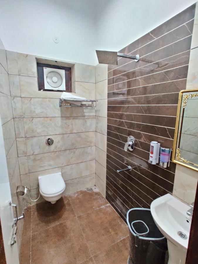 Hotel Guntas Residency Amritsar Esterno foto