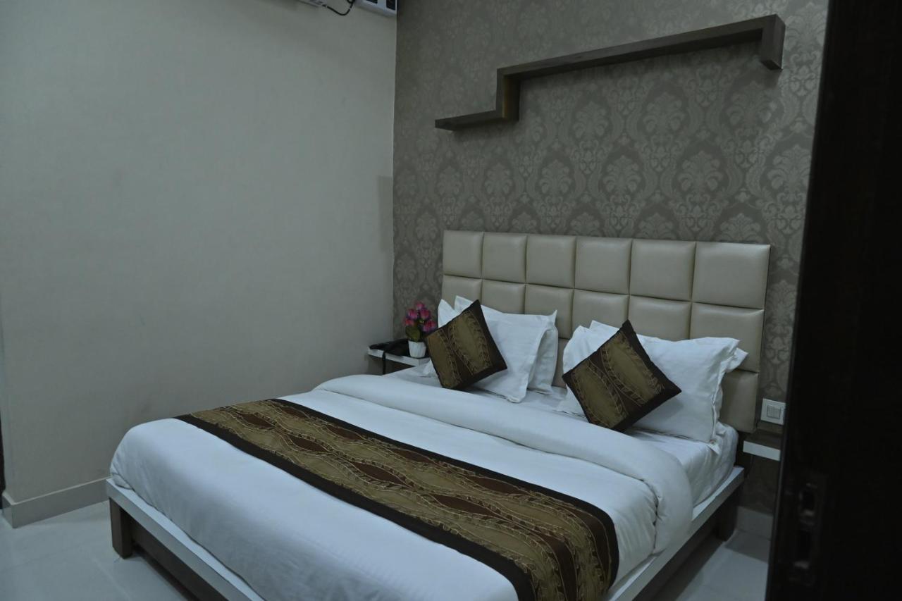 Hotel Guntas Residency Amritsar Esterno foto