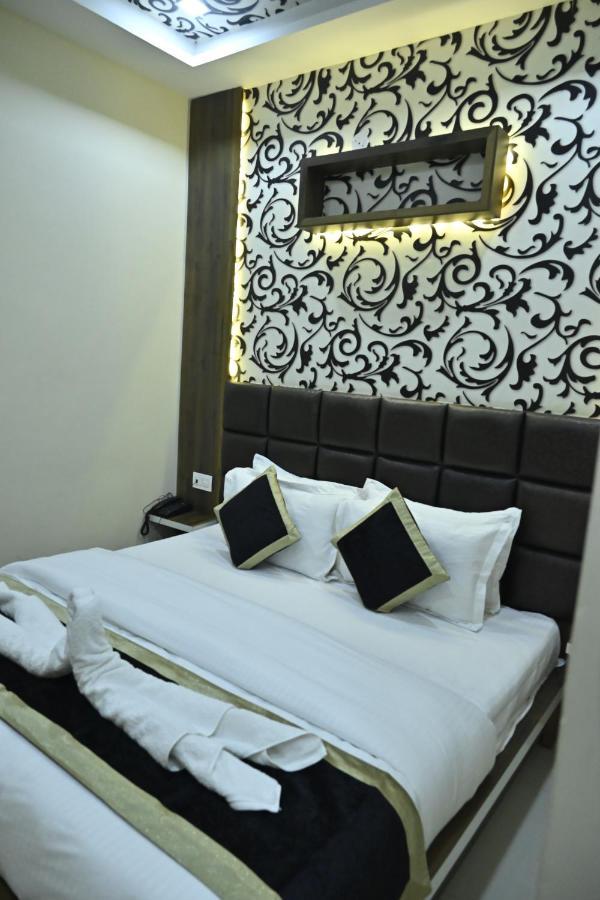 Hotel Guntas Residency Amritsar Esterno foto