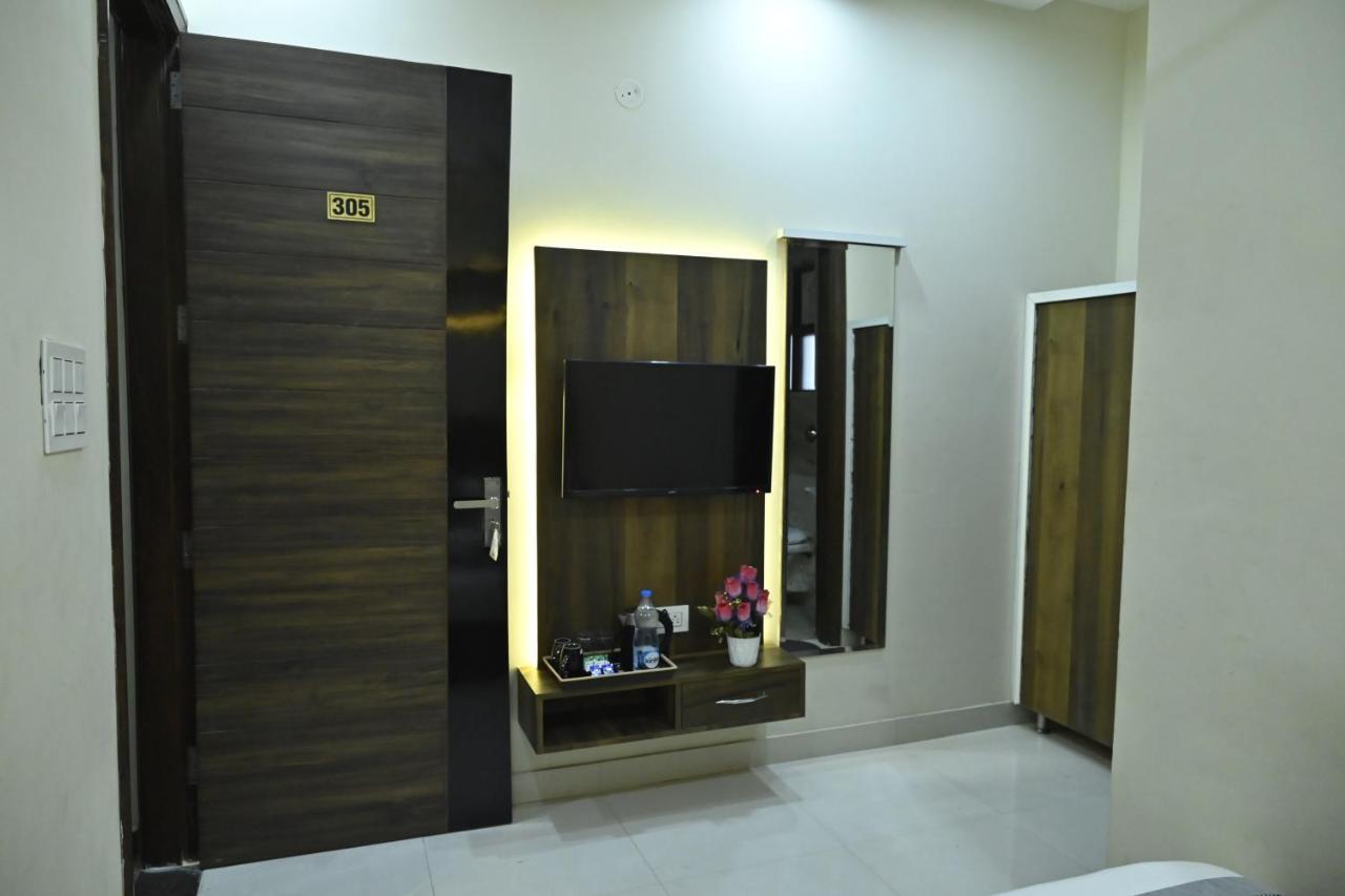 Hotel Guntas Residency Amritsar Esterno foto