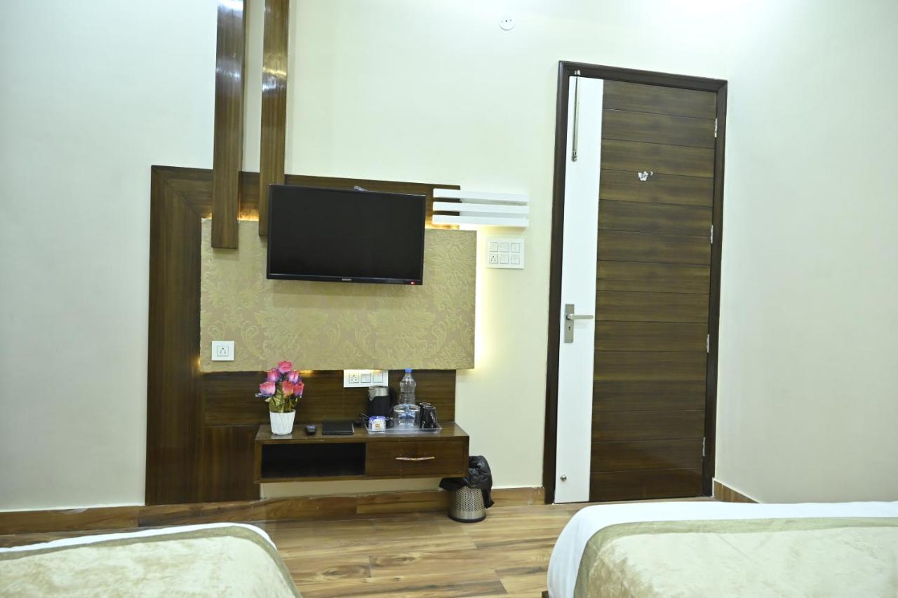 Hotel Guntas Residency Amritsar Esterno foto