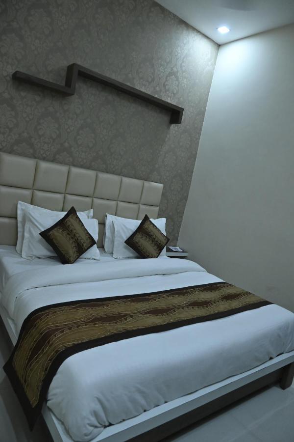 Hotel Guntas Residency Amritsar Esterno foto