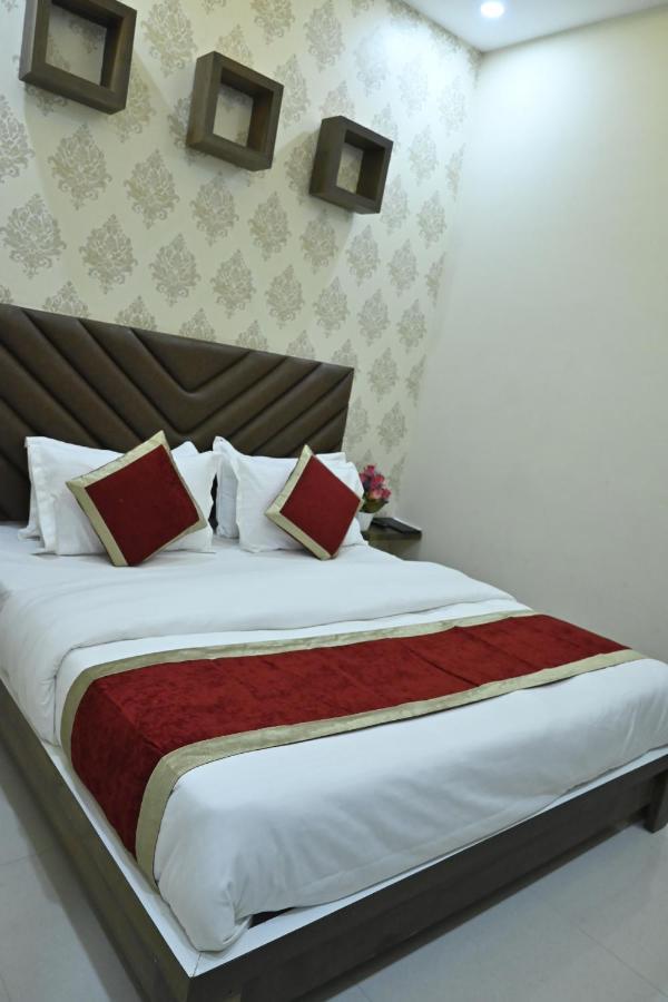 Hotel Guntas Residency Amritsar Esterno foto